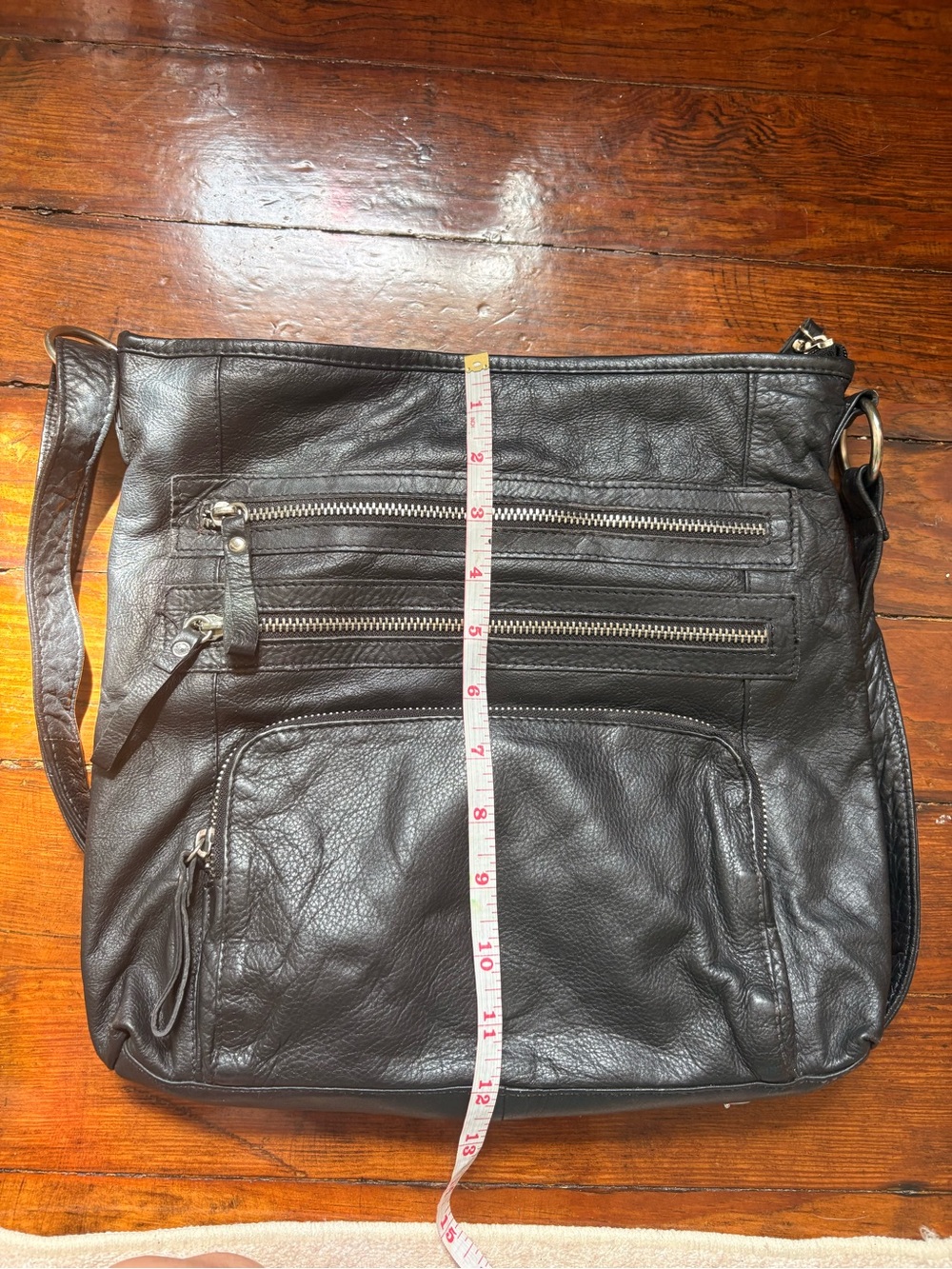 Black 100% Leather Messenger Bag with Multiple Zip Pockets - Picture 5 of 6